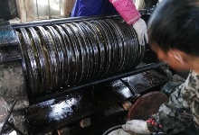 传统卧式液压油茶�c�榨�Ҏ��